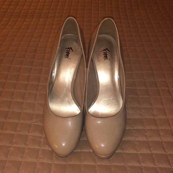 Nude heels - Picture 2 of 3